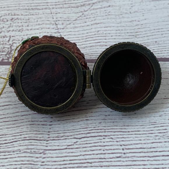 Vintage Acorn Trinket Box Christmas Tree Ornament - Picture 11 of 16